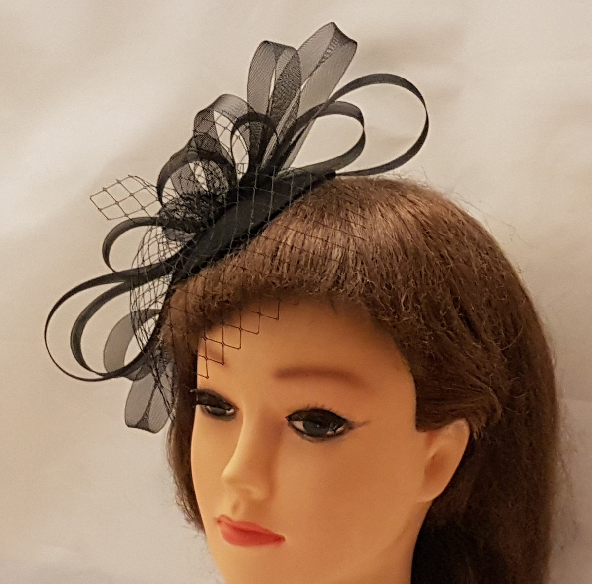BLACK FASCINATOR with mini birdcage veil & Crinoline loops. Hat fascinator. Black Headpiece. Hair accessory, Races, Cocktail, Tea Party hat