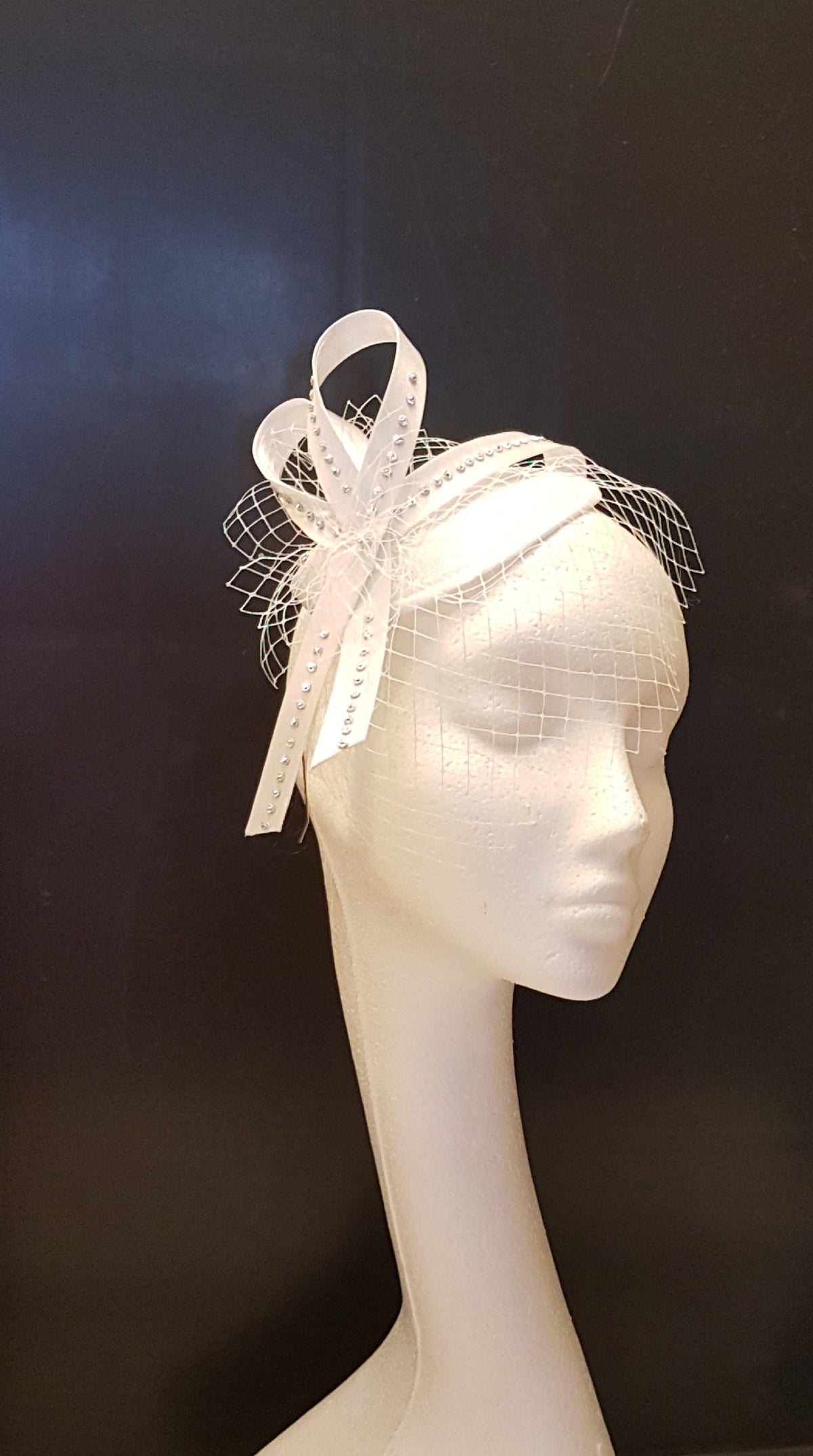 Birdcage veil Hat fascinator. 1940-50s Fascinator Bridal MINI Veil Hat with Crystal Teardrop hat Bridal White, Ivory Fascinator Headpiece