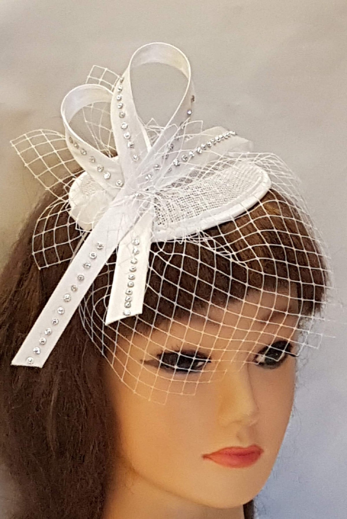 Birdcage veil Hat fascinator. 1940-50s Fascinator Bridal MINI Veil Hat with Crystal Teardrop hat Bridal White, Ivory Fascinator Headpiece