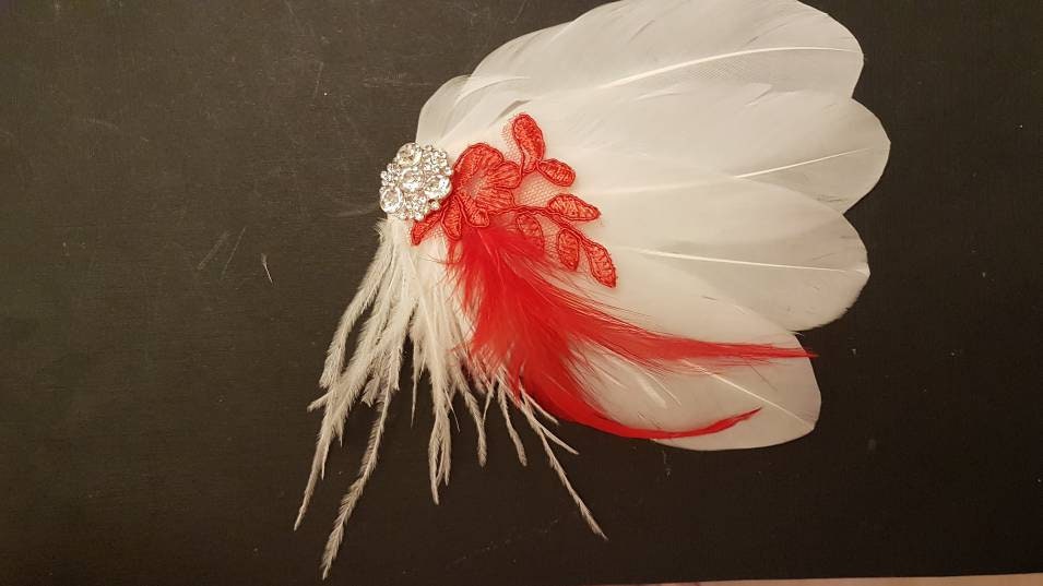 Bridal Hair Clip Bridal Feather Fascinator, Feather Hair Piece, Wedding Hair Accessory, ivory feather hair clip, Bridal feather fascinator