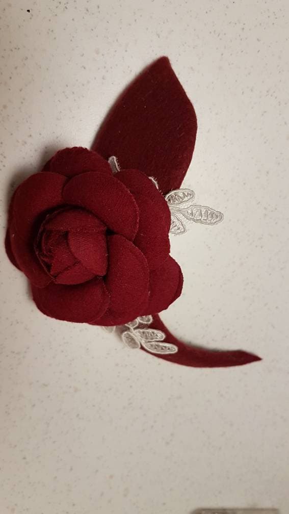 MAROON FASCINATOR HEADBAND. Modern Felt fascinator with Maroon Rose. Cocktail,Ladies day,Wedding Maroon rose flower Hairpiece.