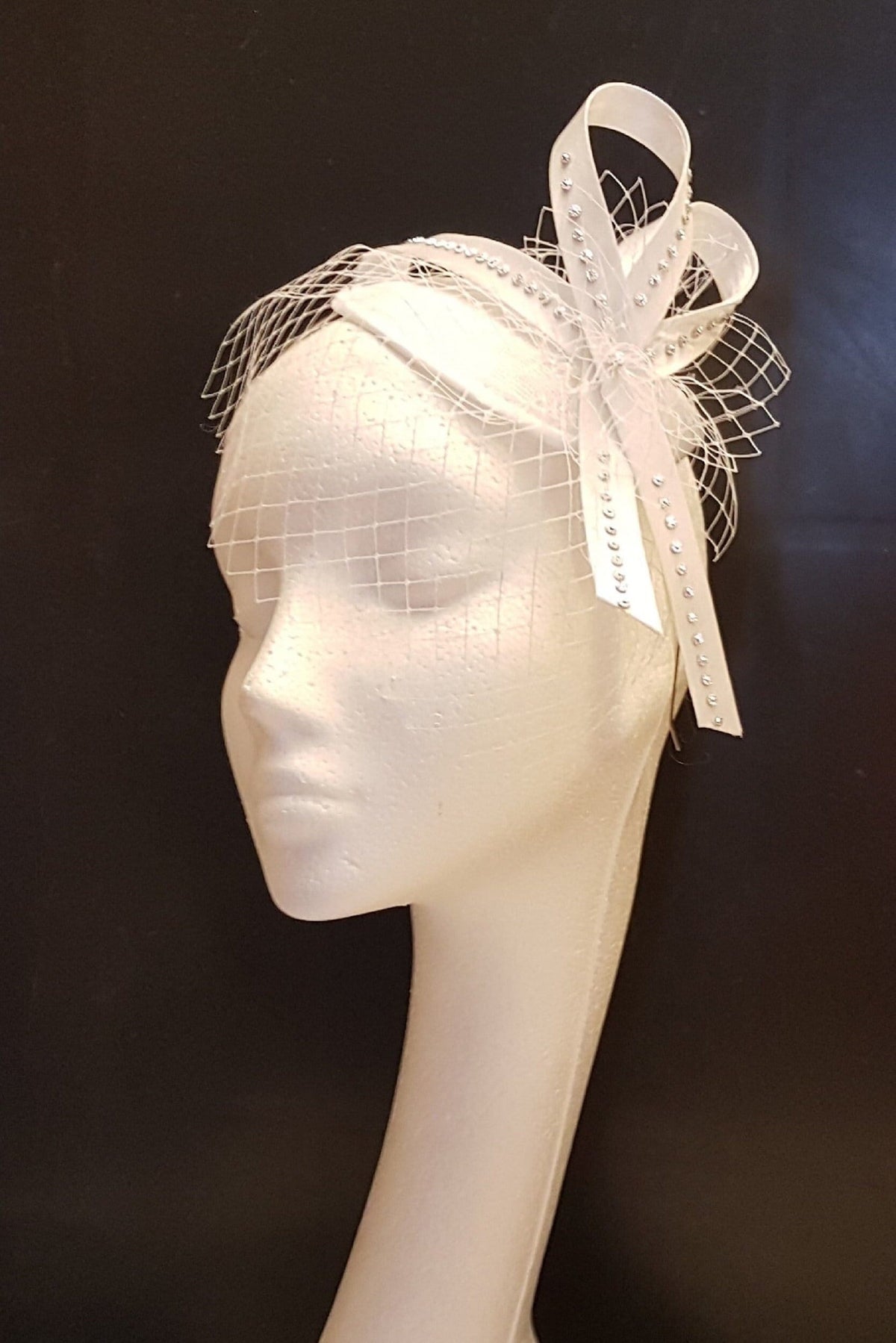 Birdcage veil Hat fascinator. 1940-50s Fascinator Bridal MINI Veil Hat with Crystal Teardrop hat Bridal White, Ivory Fascinator Headpiece