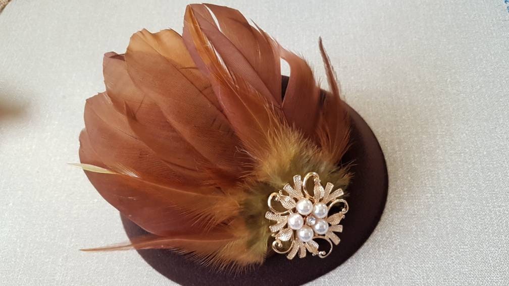 BROWN FASCINATOR, 40s 50s Brown Hat fascinator #Brown Feather hat fascinator, Race,Cocktail,Ladies day,Ascot hat Brown feather hat