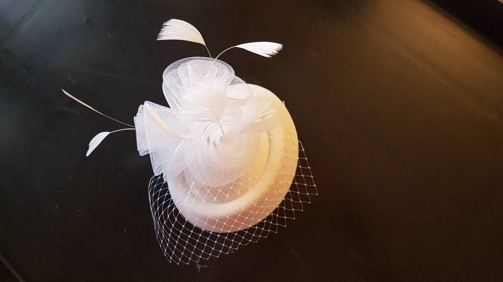 Bridal birdcage veil fascinator hat #Feather fascinator hat White Ivory Black birdcage veil Feather hat fascinator, Wedding hair accessory
