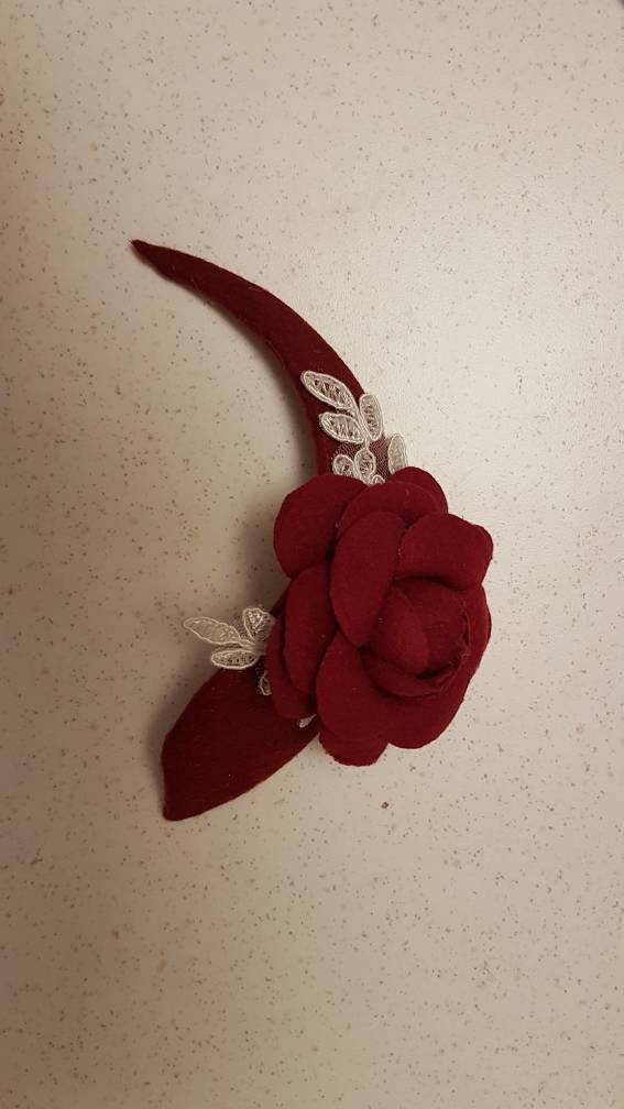 MAROON FASCINATOR HEADBAND. Modern Felt fascinator with Maroon Rose. Cocktail,Ladies day,Wedding Maroon rose flower Hairpiece.