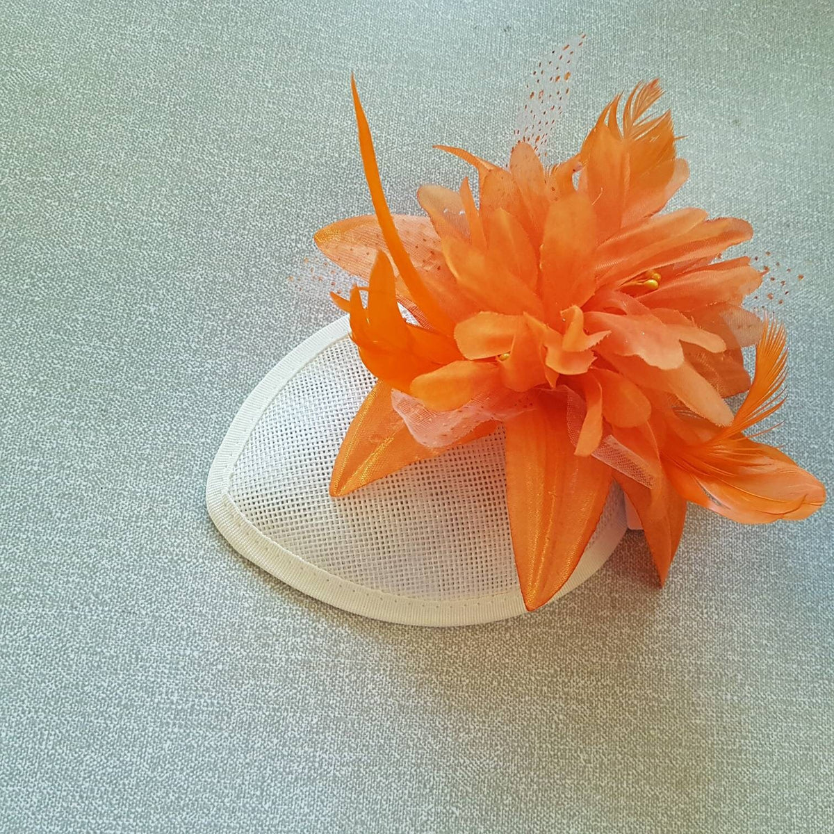 Vintage 40s 50s Hat White Teardrop Hat wirh Orange Feather fascinator . Orange flower Teardrop hat fascinator