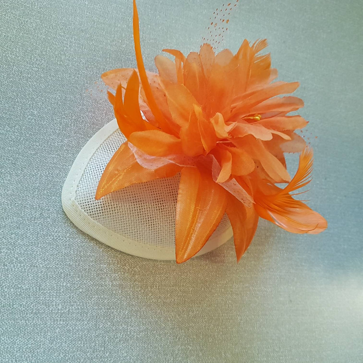 Vintage 40s 50s Hat White Teardrop Hat wirh Orange Feather fascinator . Orange flower Teardrop hat fascinator