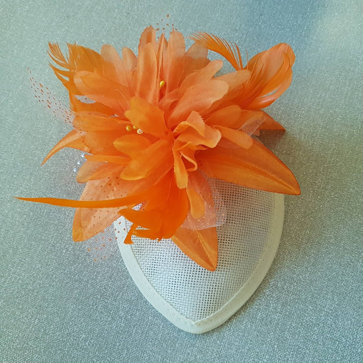 Vintage 40s 50s Hat White Teardrop Hat wirh Orange Feather fascinator . Orange flower Teardrop hat fascinator