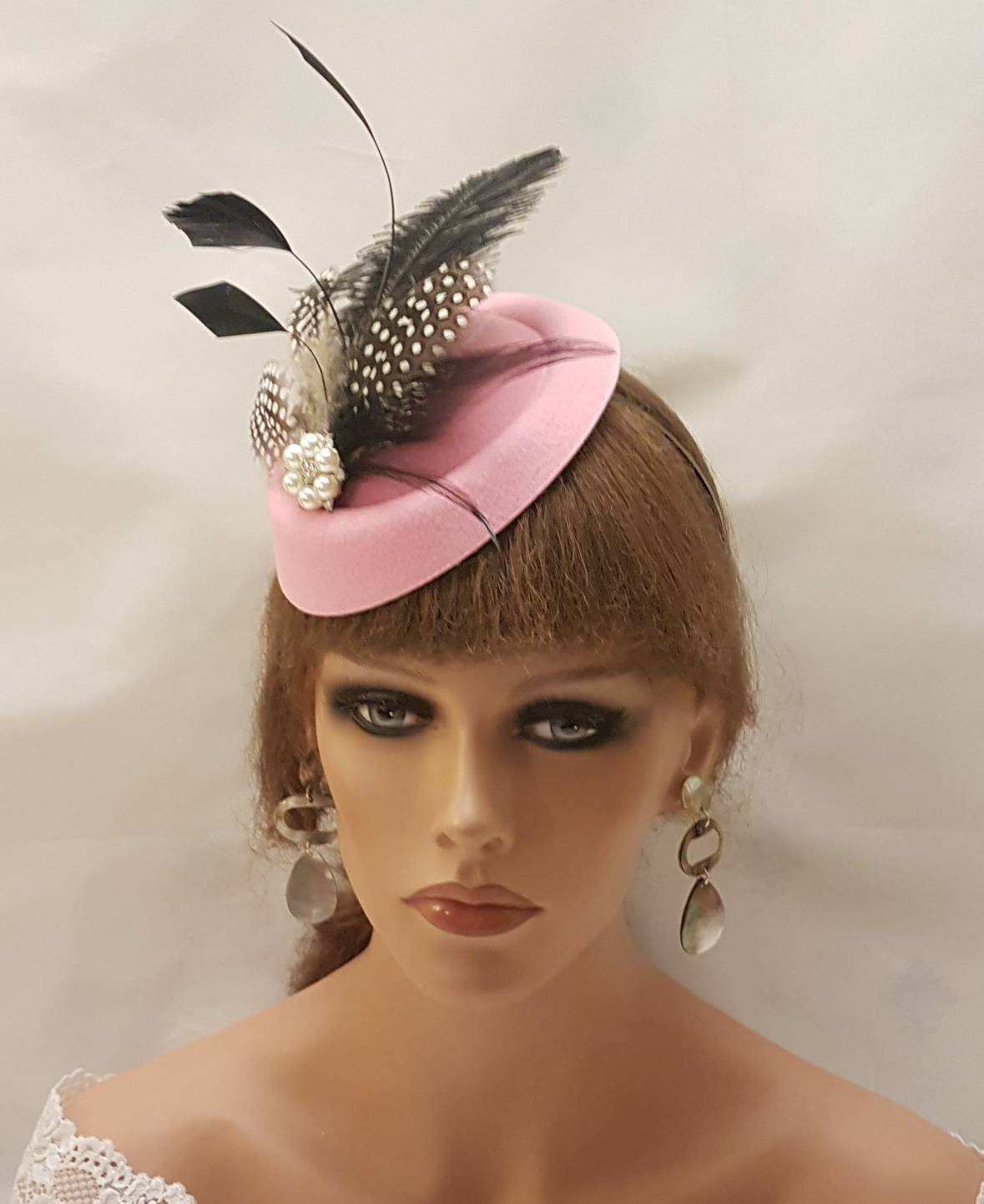 PINK HAT FASCINATOR 40s50s Pink Headpiece Pink Pillbox Hat Fascinator with Feathers Hat fascinator for Race Cocktail Ladies party Wedding