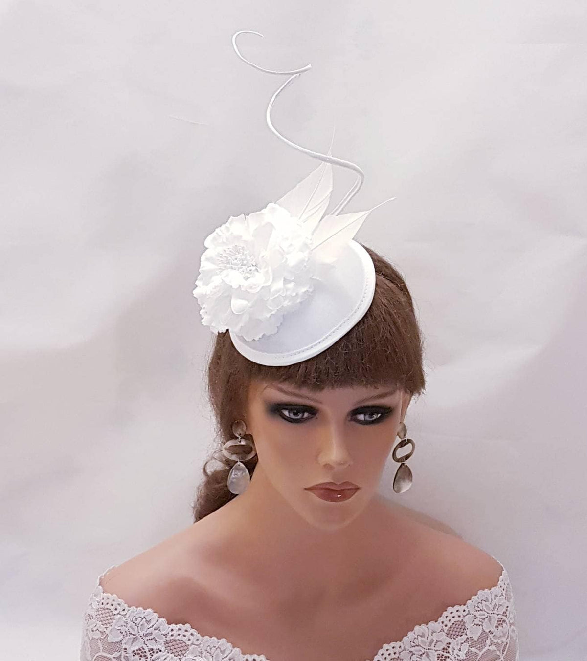 Bridal Fascinator White/ Ivory Wedding Hat, Ascot Fascinator, Vintage Inspired Bridal Headpiece, Elegant Race Day Hat