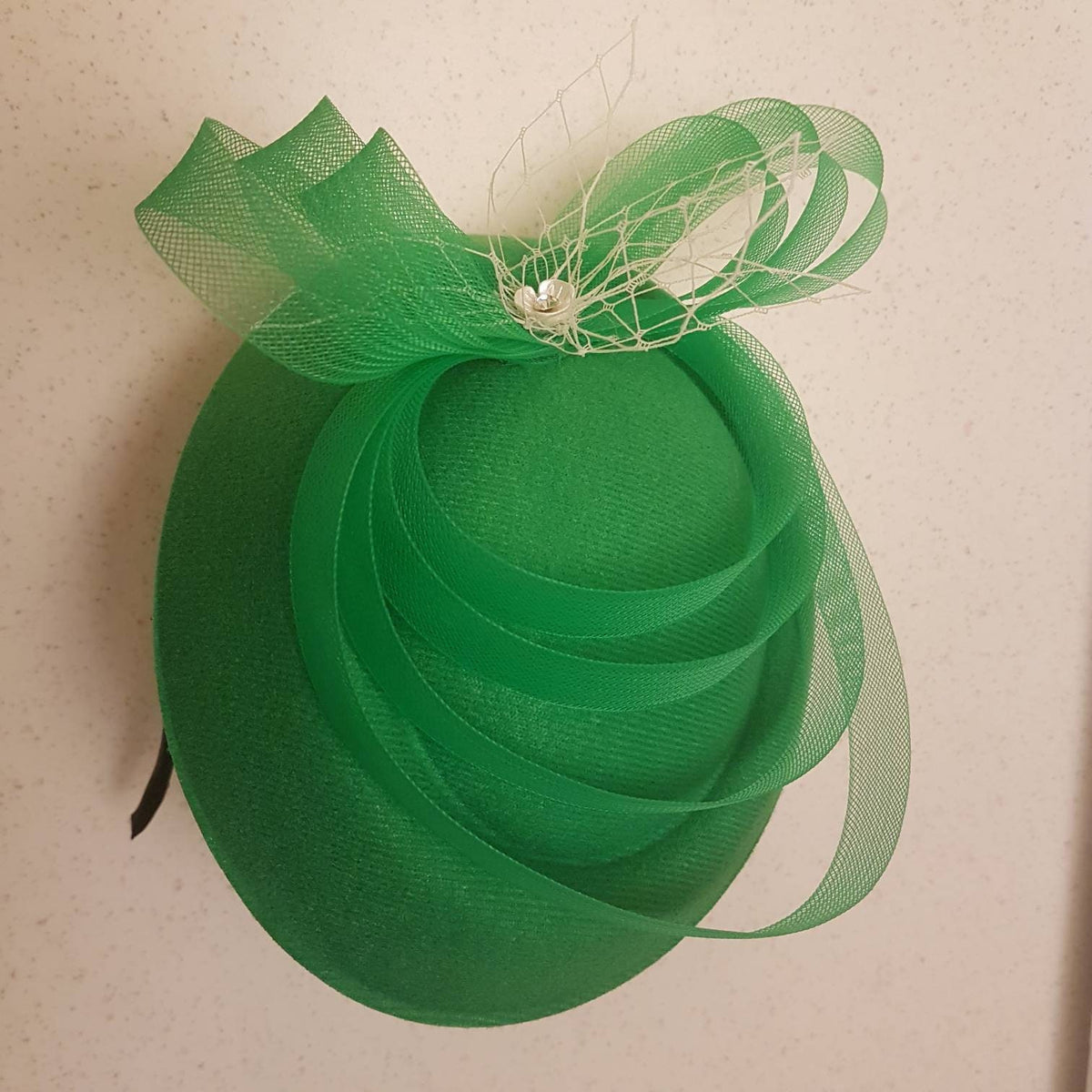 GREEN fascinator Hat 40s 50s Green Felt like pillbox Hat for weddding, Tea party & Races