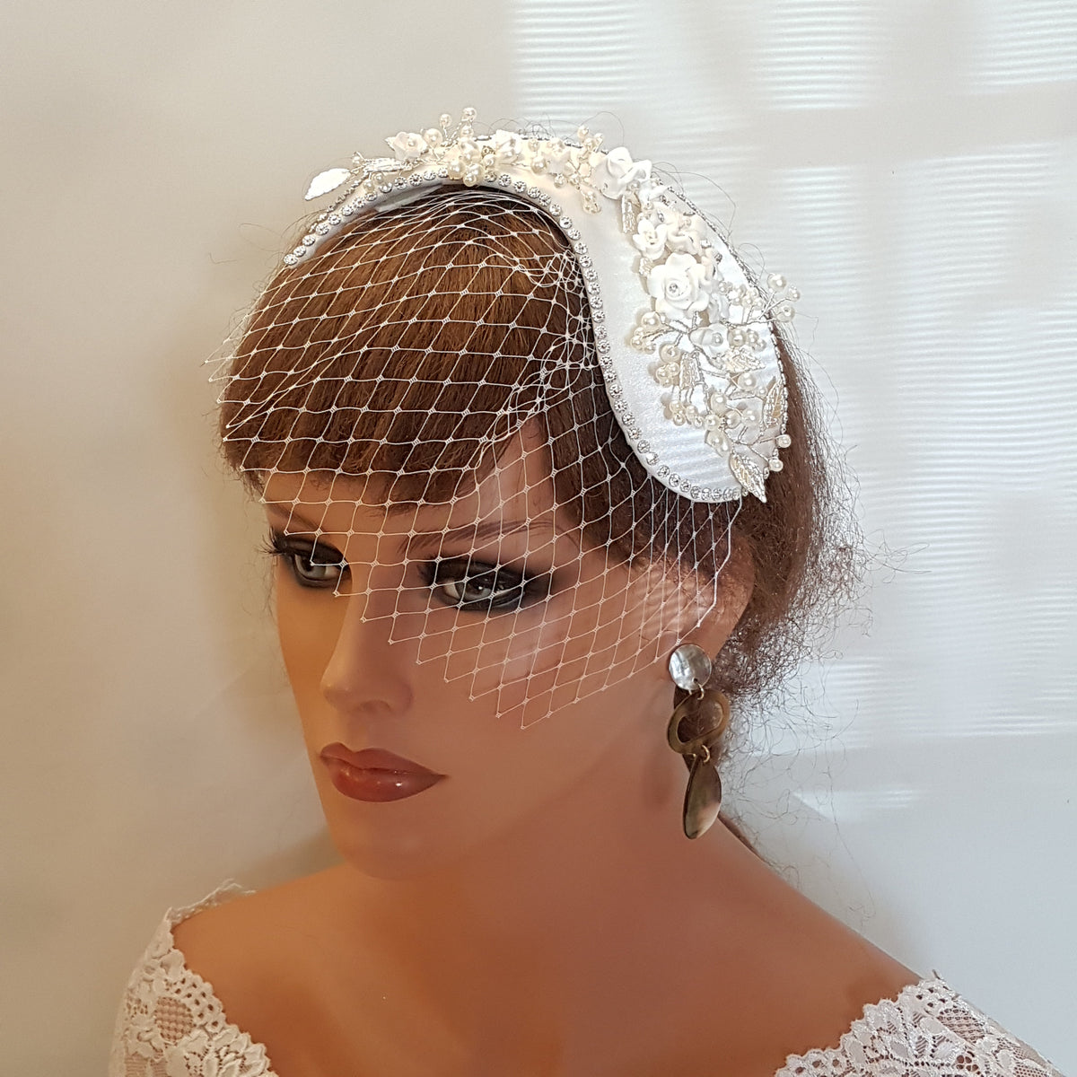 Bridal birdcage Veil hat fascinator