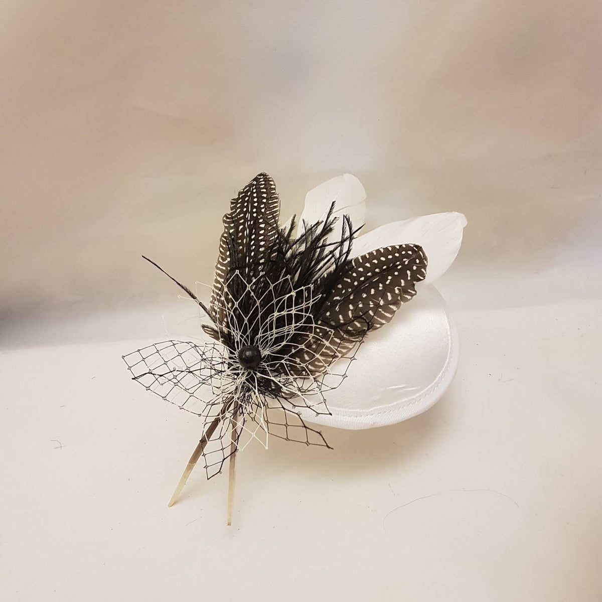 White Feather Fascinator Hat: Vintage Wedding Ascot Headpiece