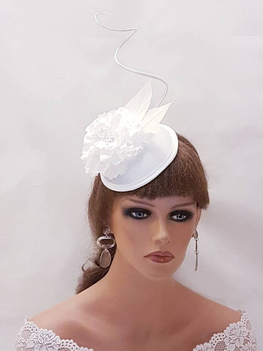 Bridal Fascinator White/ Ivory Wedding Hat, Ascot Fascinator, Vintage Inspired Bridal Headpiece, Elegant Race Day Hat