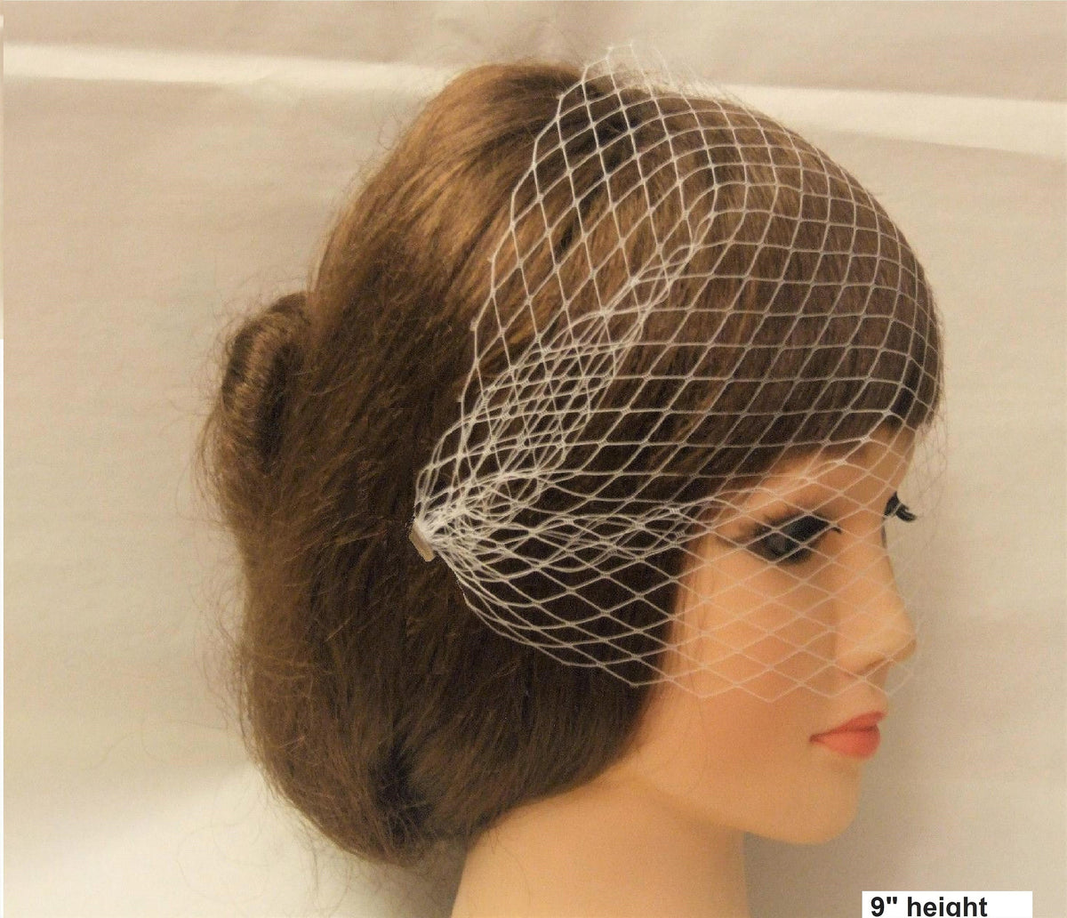 simple Bandeaue birdcage veil