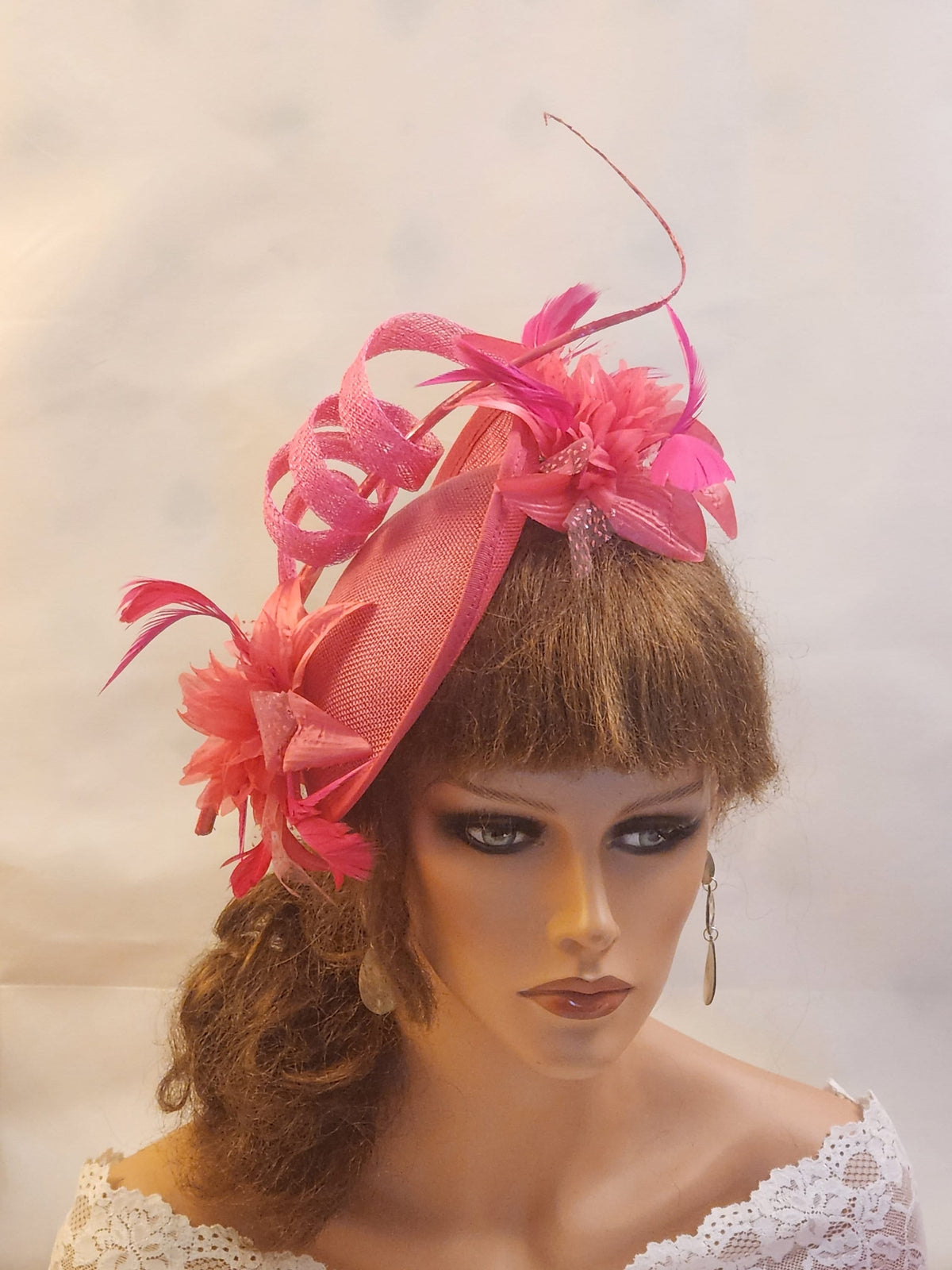 Pink fascinator Vintage 40s 50s Hat Saucer Hatinator Feather fascinator Fuschia hat Ascot Race Cocktail party wedding ladies fascinator hat