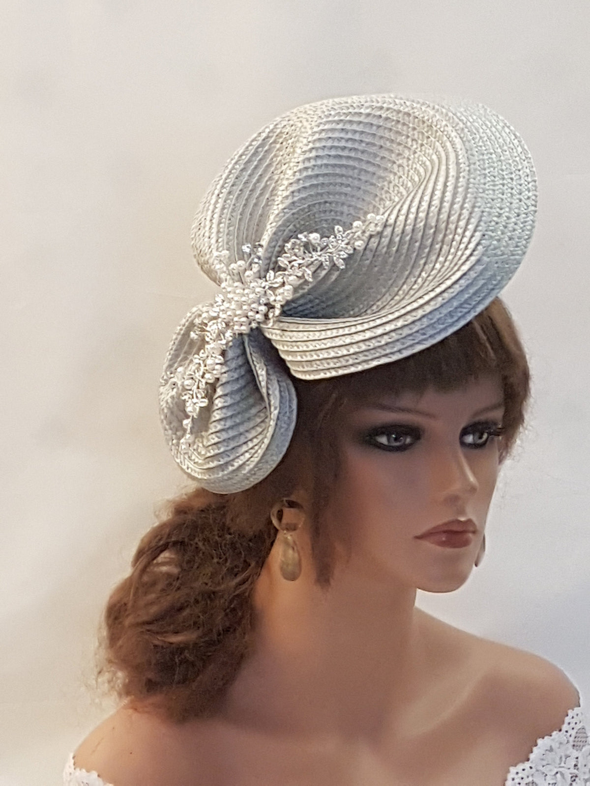 Silver Grey Unique hatinator withPearl,Crystal vine. Church, Derby, Ascot,  Wedding, Tea Party hat Mother of Bride/Groom Facinator