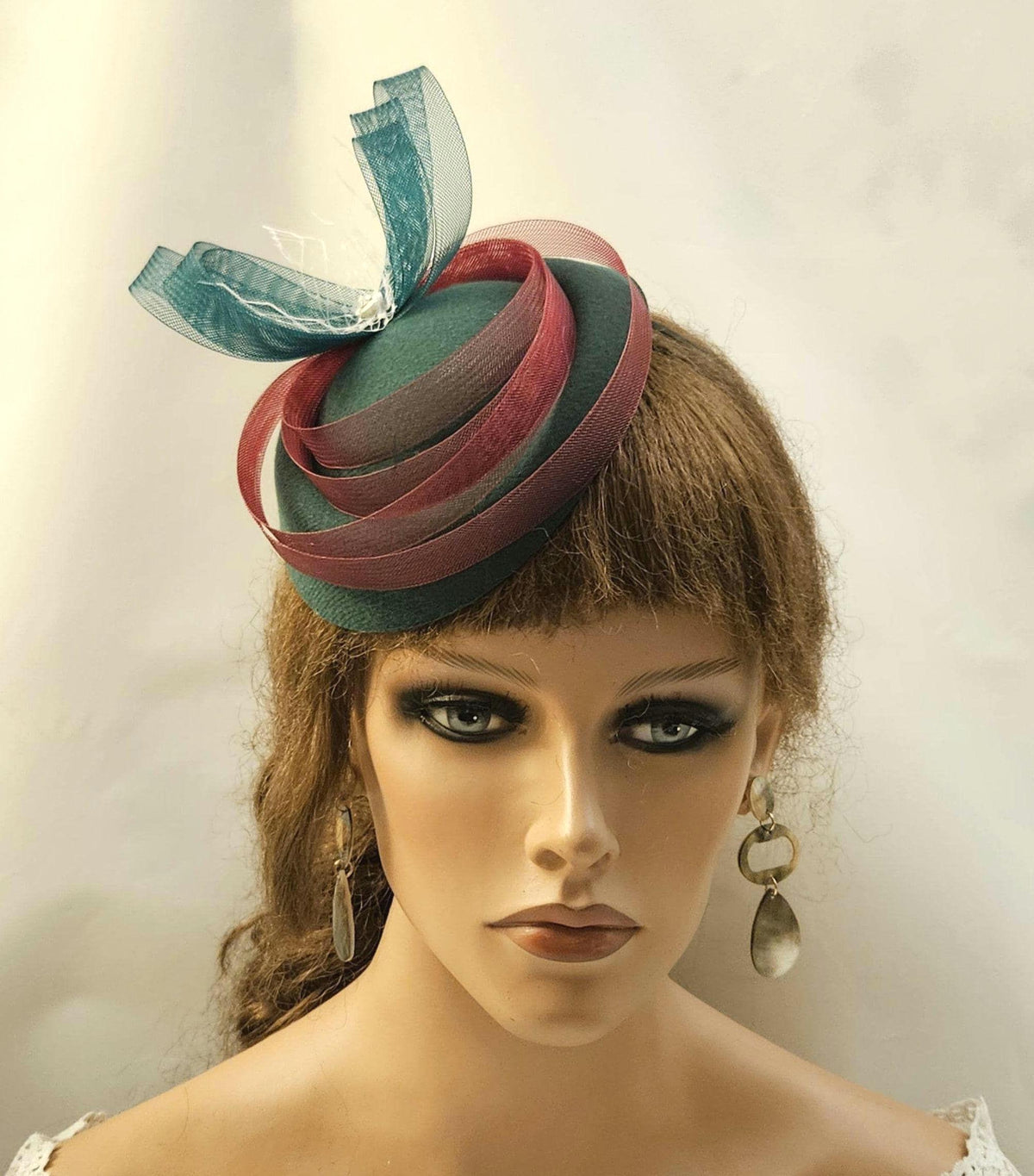 GREEN & MAROON  fascinator Hat Green Felt like pillbox Hat Fascinato hatinator, Race Cocktail, Ascot, Cocktail Hat Wedding headpiece '