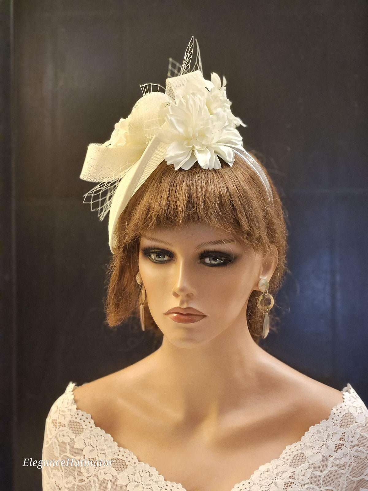 Ivory fascinator. Mother of the bride fascinator