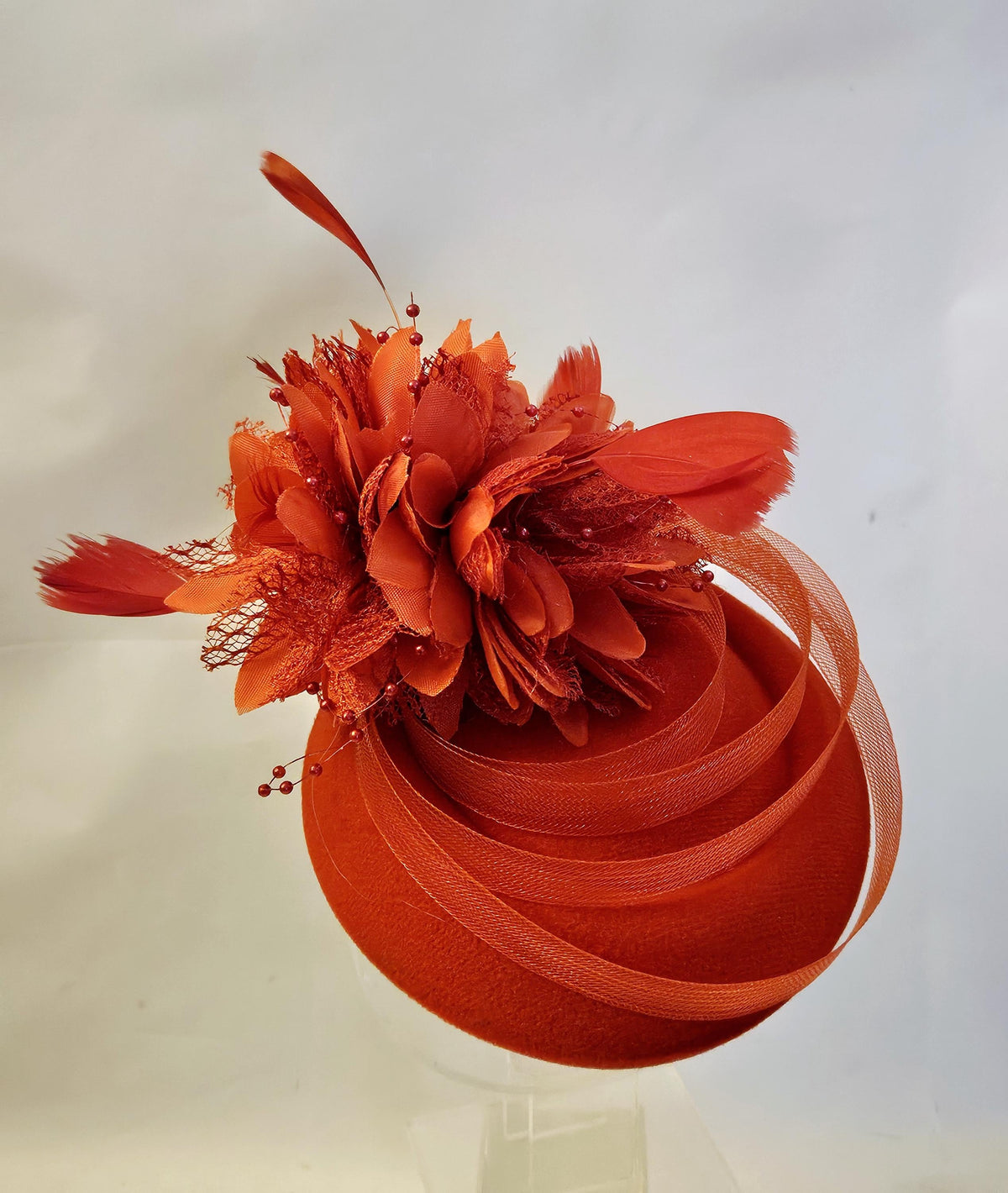 Red hat fascinator. Small pill box hat fascinator for cotail parties, Ascot, Race, Wedding, Teaparties