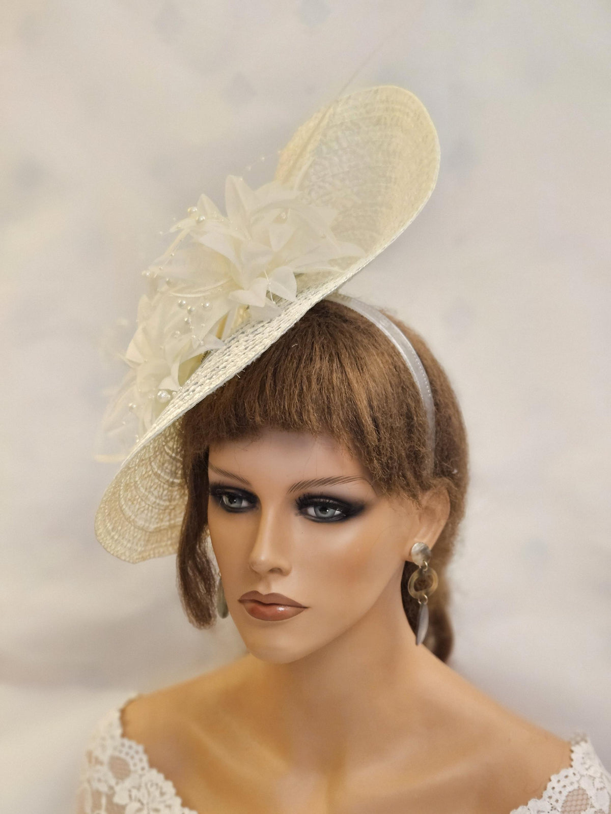 Ivory mother of the bride hat fascinator, Wedding hat Fascinator