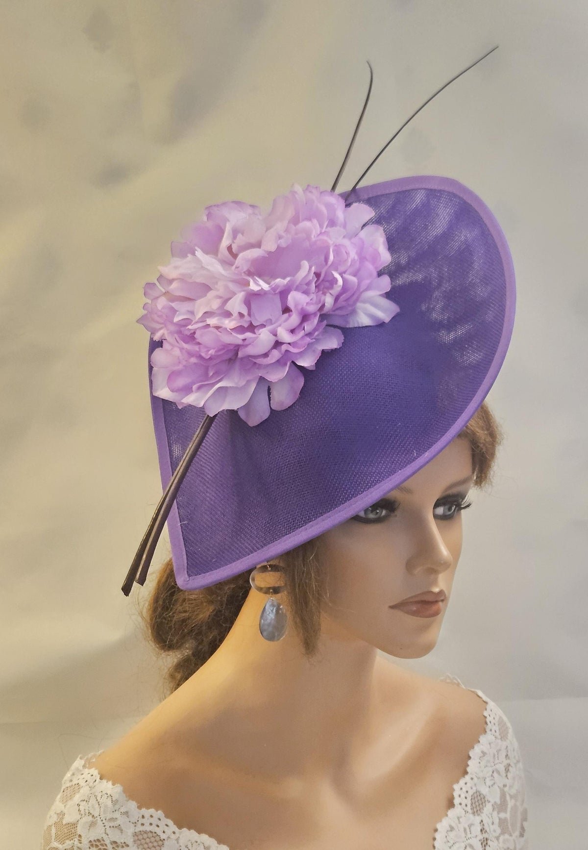 Purple Fascinator. Wedding fascinator, Purple Mother of the bride Hat Fscinator, Ascot hat fascinato