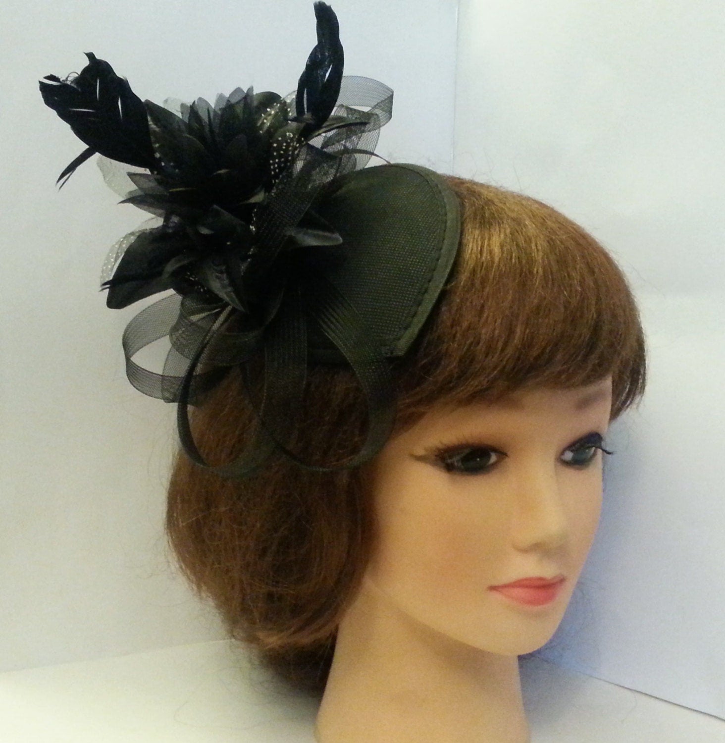 Vintage Style Teardrop Fascinator Hat: Flower & Feather Ascot Accessory