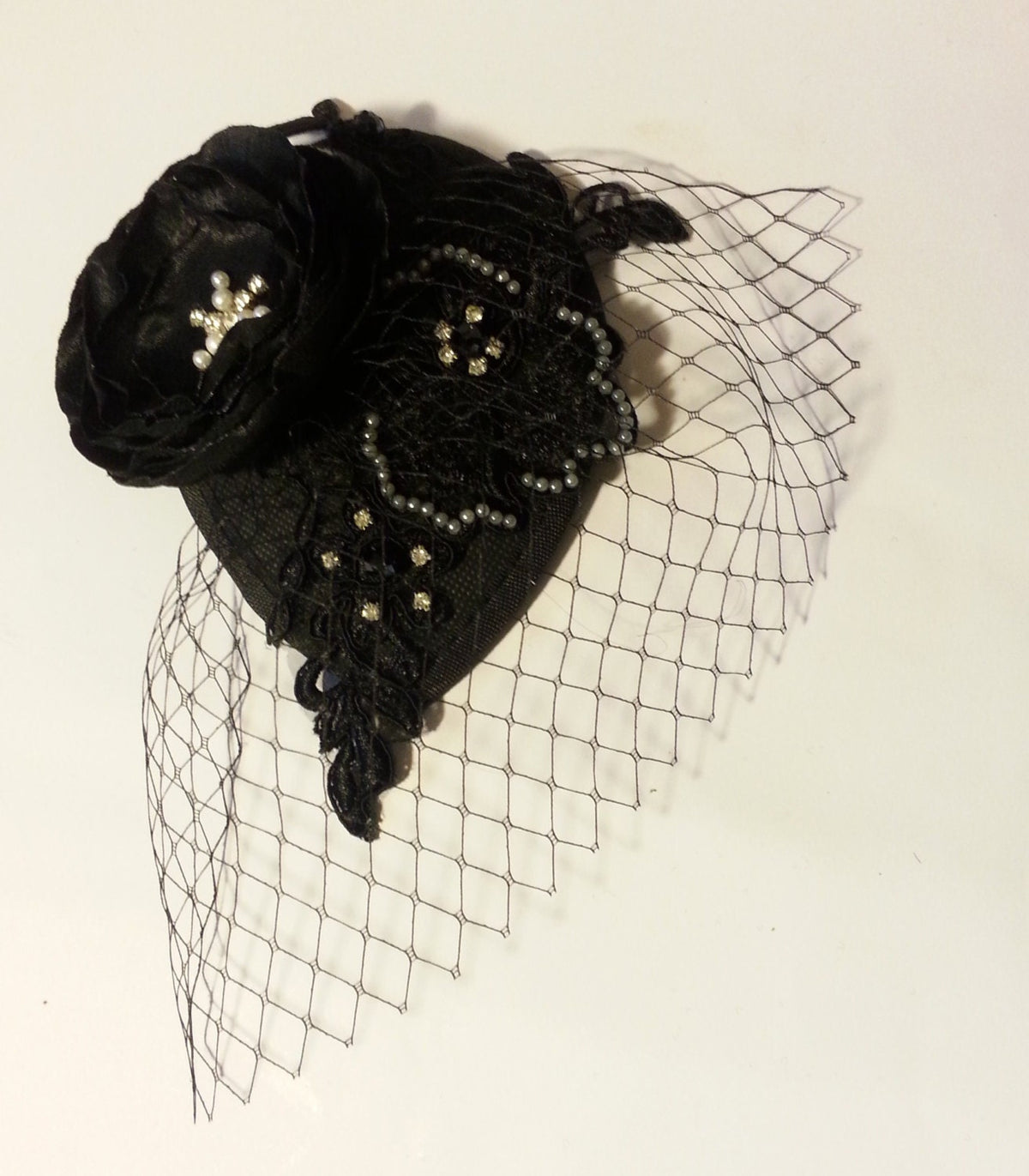 Black Floral Fascinator Vintage Cocktail Party Headpiece 1940s-50s Fascinator with mini Veil, Teardrop hat