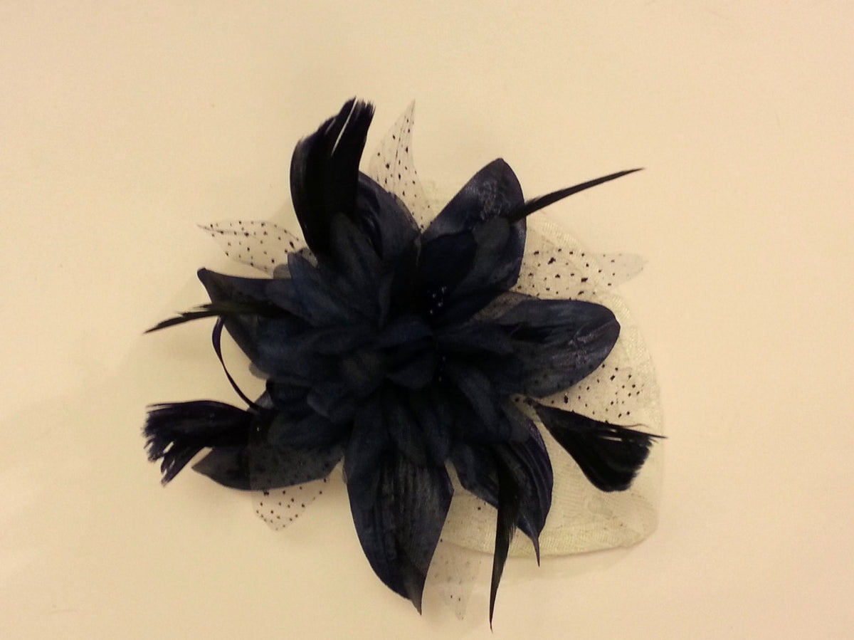 RED and WHITE Hat Black Navy Silver Grey Pink Royal blue, Dusty pink Feather Flower hat fascinator, Ladies cocktail hat. 40s 50s hat fascin