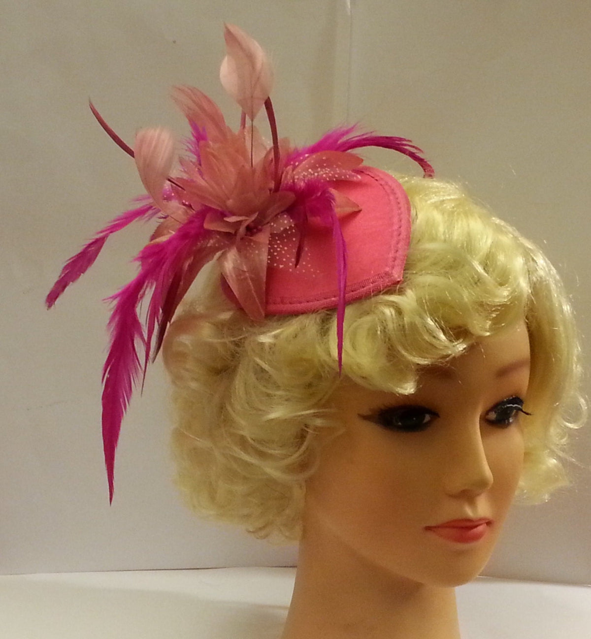 Stylish Hot Pink Fascinator with Feather Details, Vintage 1940s-50s Inspired wedding Hair accessories Teardrop hat ladies ascot fascinator